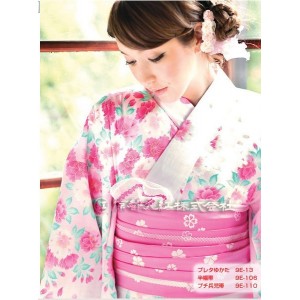 Кимоно-юката белое с розовыми цветами